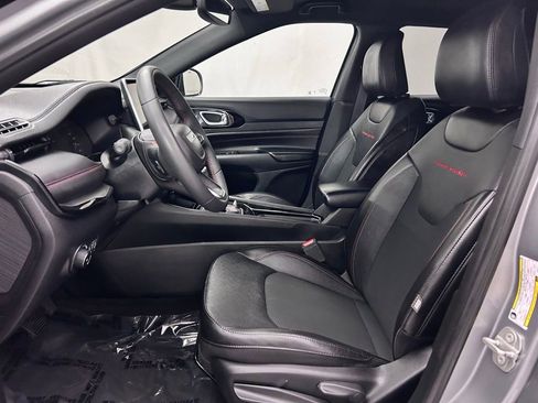 Used 2023 Jeep Compass Trailhawk image 18