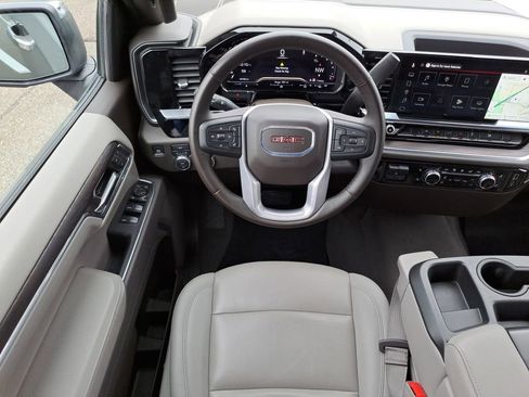 Used 2025 GMC Sierra 1500 SLT image 12