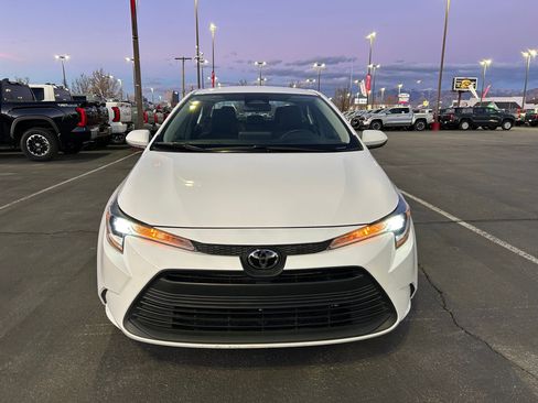 Used 2025 Toyota Corolla LE image 8