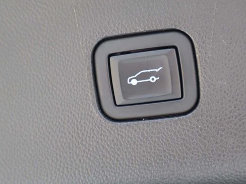 Used 2023 Buick Enclave Premium w/ Experience Buick Package FWD image 25