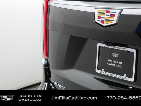 Used 2024 Cadillac Escalade Premium Luxury w/ Performance Package image 37