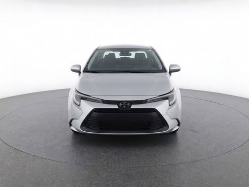 Used 2025 Toyota Corolla LE FWD image 2
