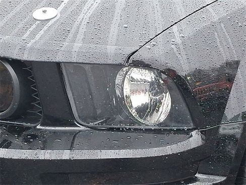 Used 2006 Ford Mustang GT image 9