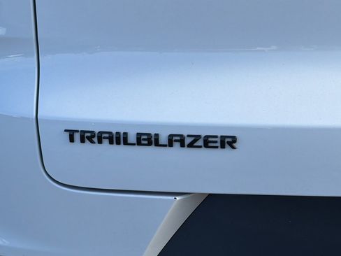 Used 2021 Chevrolet TrailBlazer LS w/ LPO, Blackout Package FWD image 22