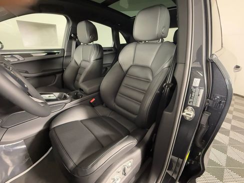 New 2026 Porsche Macan image 5