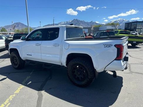 Used 2024 Toyota Tacoma TRD Sport AWD/4WD image 6