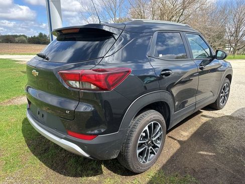 Used 2025 Chevrolet TrailBlazer LT w/ Driver Confidence Package image 9
