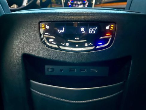 Used 2018 Cadillac Escalade ESV Premium Luxury AWD/4WD image 53