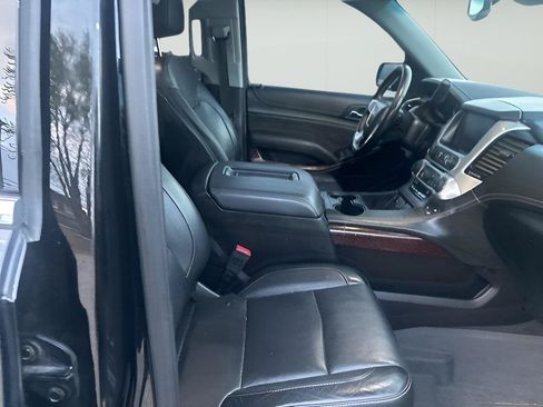 Used 2019 GMC Yukon SLT w/ Premium Edition AWD/4WD image 24