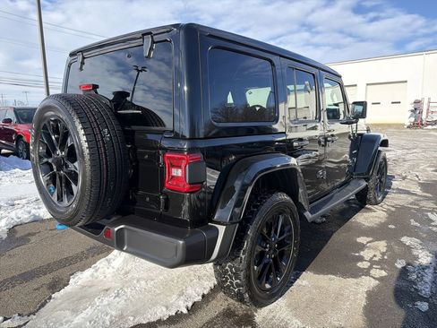 Used 2023 Jeep Wrangler Unlimited Sahara w/ Cold Weather Group image 5