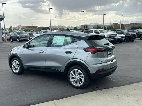 New 2027 Chevrolet Bolt LT w/ Comfort Package FWD image 18