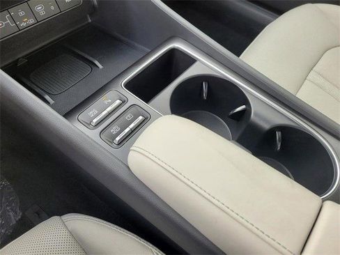 New 2025 Hyundai Sonata Limited image 10