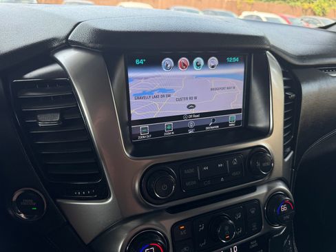 Used 2018 Chevrolet Suburban Premier RWD image 30