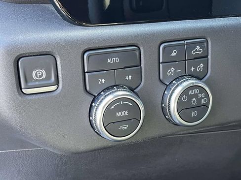 Used 2025 GMC Sierra 1500 SLT AWD/4WD image 19