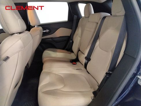 Used 2015 Jeep Cherokee Latitude w/ Cold Weather Group image 36