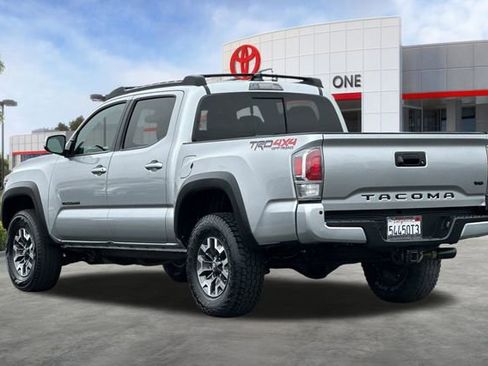 Used 2023 Toyota Tacoma TRD Off-Road w/ Technology Package AWD/4WD image 6