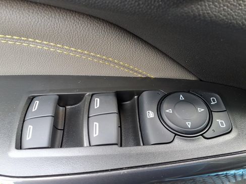 Used 2025 Chevrolet Trax ACTIV FWD image 14