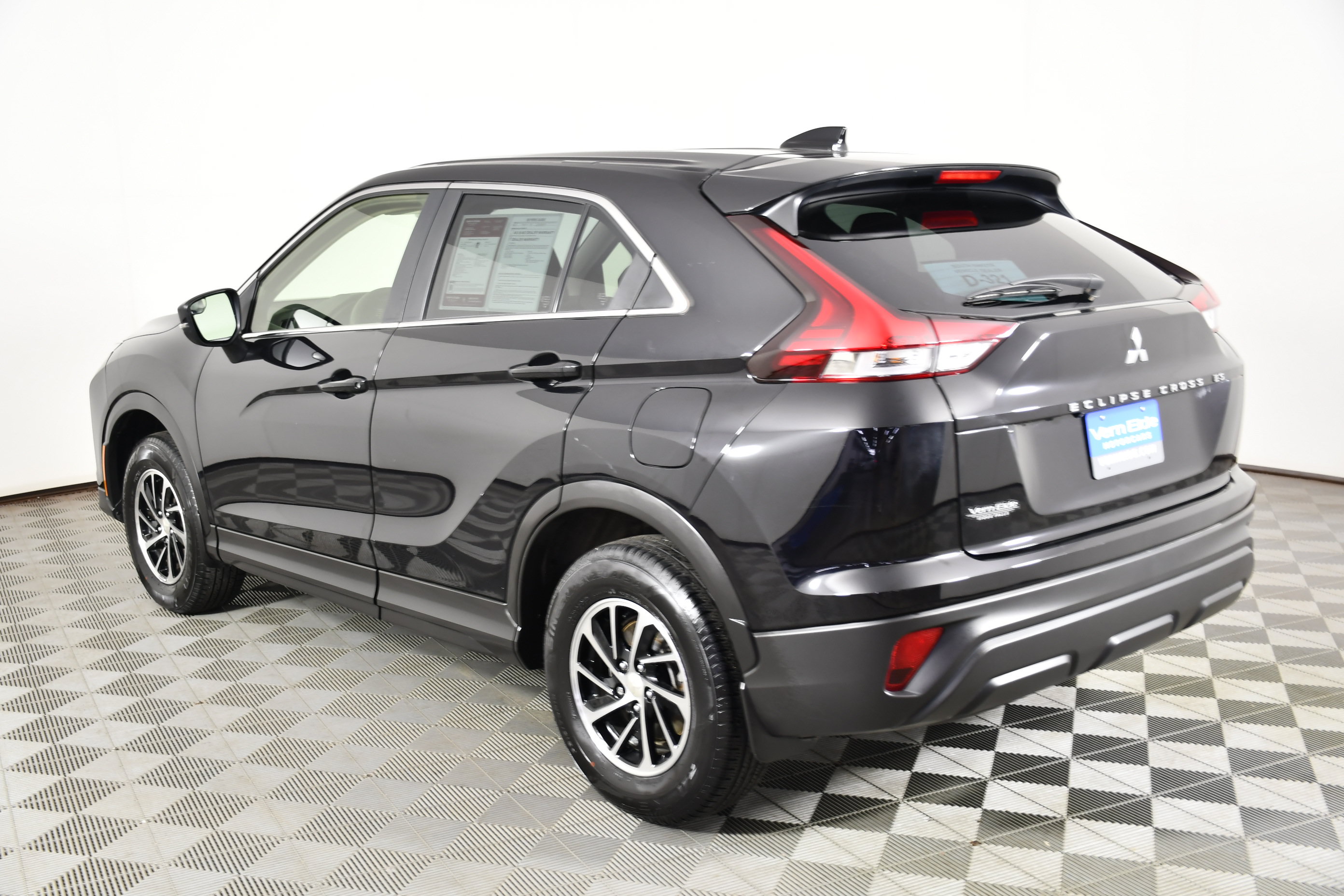 Used 2024 Mitsubishi Eclipse Cross ES AWD/4WD image 8