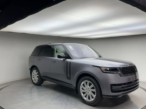 Certified 2023 Land Rover Range Rover SE image 2