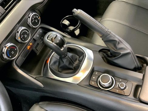 Used 2023 MAZDA MX-5 Miata Grand Touring RWD image 15