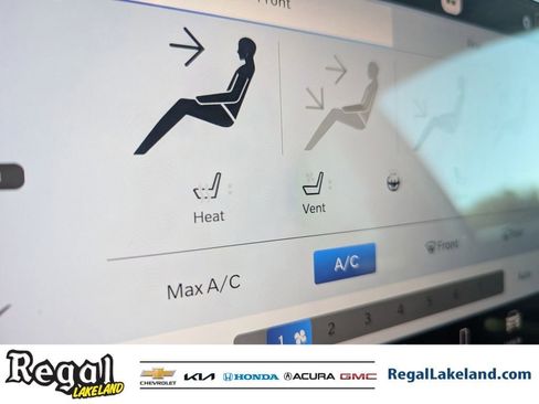 Used 2022 Chrysler Pacifica Limited image 23