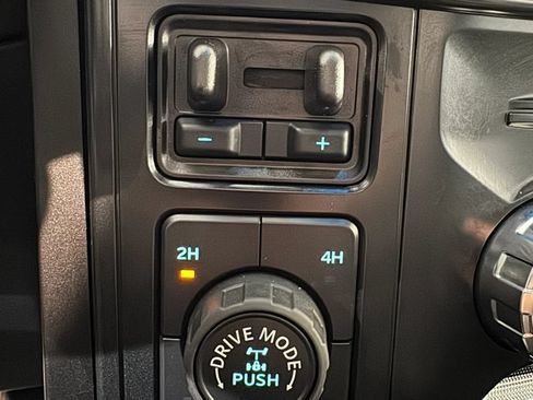 Used 2025 Ford F150 Raptor AWD/4WD image 45