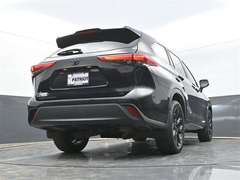 Used 2023 Toyota Highlander LE image 47