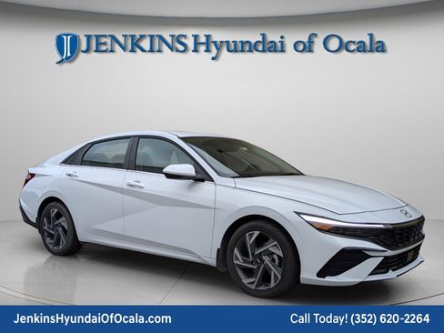Certified 2025 Hyundai Elantra SEL image 1