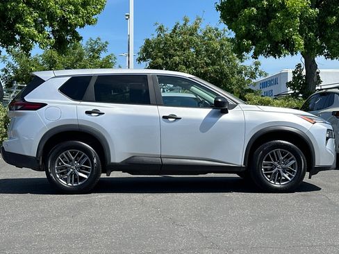 Certified 2024 Nissan Rogue S AWD/4WD image 3