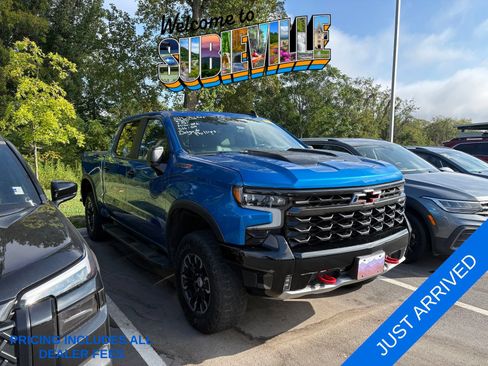 Used 2022 Chevrolet Silverado 1500 ZR2 w/ Technology Package AWD/4WD image 1