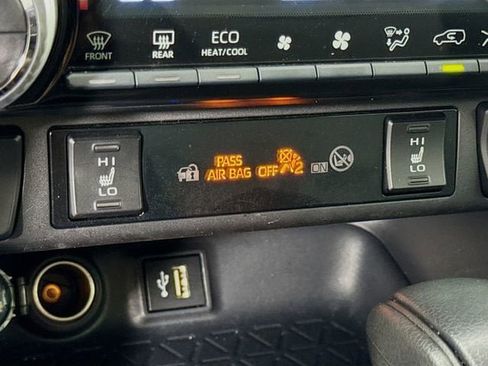 Certified 2025 Toyota RAV4 XLE w/ Convenience Package AWD/4WD image 21