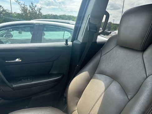 Used 2014 GMC Acadia SLE image 7