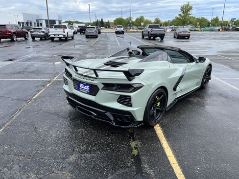 Used 2024 Chevrolet Corvette Stingray Premium Conv w/ Z51 Performance Package RWD image 42