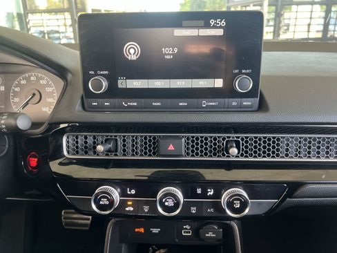 Used 2023 Honda Civic Sport image 15