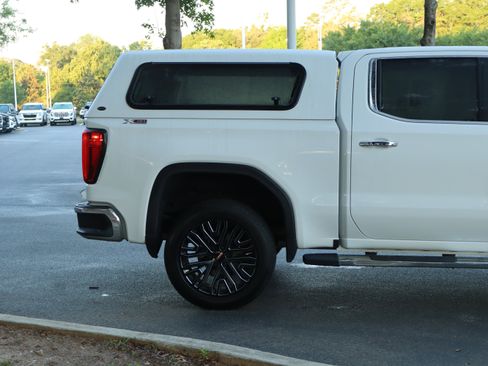 Used 2019 GMC Sierra 1500 SLT w/ SLT Premium Plus Package AWD/4WD image 10