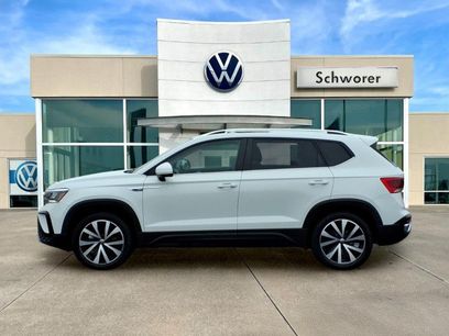 Certified 2023 Volkswagen Taos SE w/ Panoramic Sunroof Package