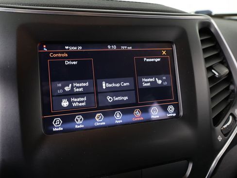 Used 2020 Jeep Cherokee Latitude Plus image 35