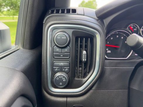 Used 2021 Chevrolet Silverado 2500 LT w/ Z71 Off-Road Package AWD/4WD image 15