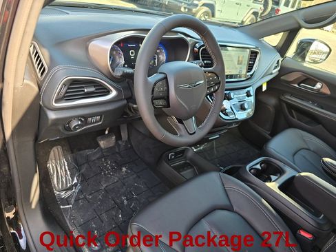 New 2026 Chrysler Pacifica Select w/ S Appearance Package FWD image 21