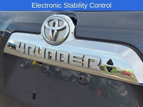 Used 2019 Toyota 4Runner Limited image 9