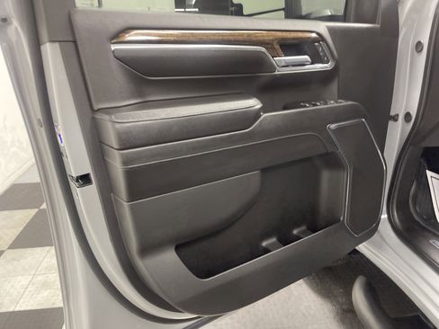 Used 2024 GMC Sierra 2500 SLE w/ SLE Value Package; image 10