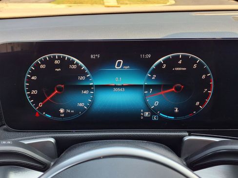 Used 2022 Mercedes-Benz GLB 250 4MATIC w/ Premium Package Lite image 33