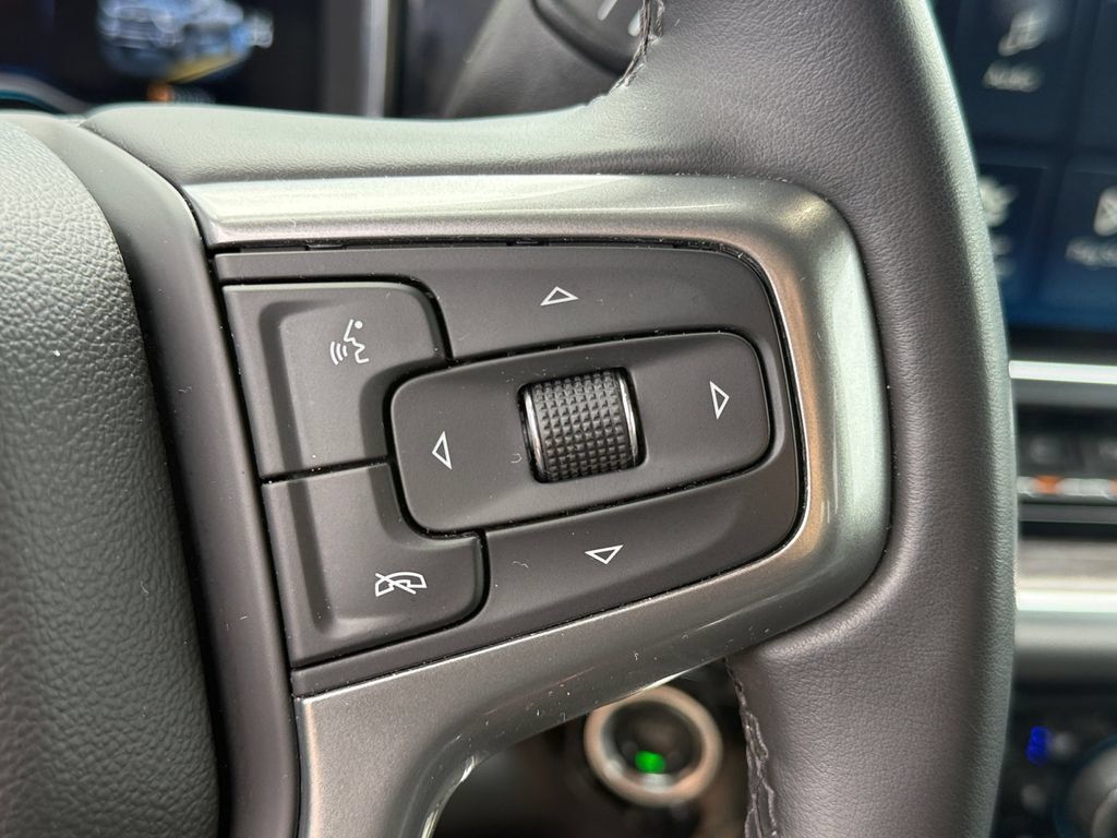 Used 2025 Chevrolet Silverado 2500 LTZ w/ LTZ Plus Package AWD/4WD image 18