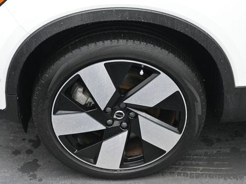 Certified 2023 Volvo XC40 Recharge Ultimate w/ Protection Package Premier image 9