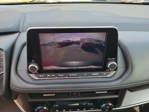 Used 2025 Nissan Rogue SV FWD image 16
