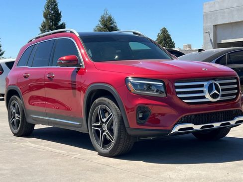 Used 2026 Mercedes-Benz GLB 250 4MATIC image 10