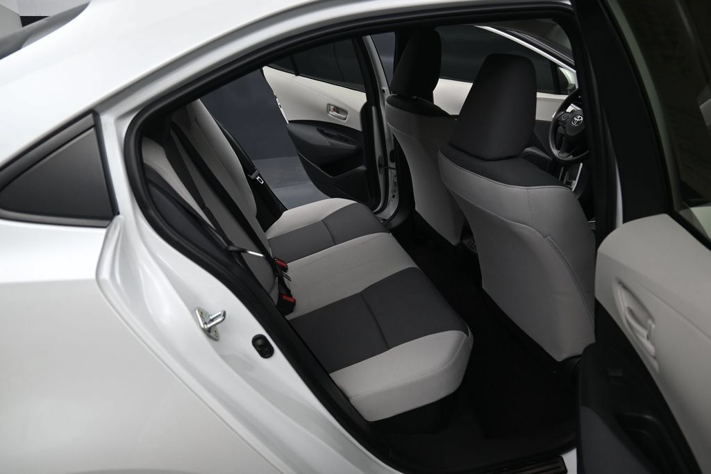 Used 2024 Toyota Corolla LE w/ LE Convenience Package FWD image 28