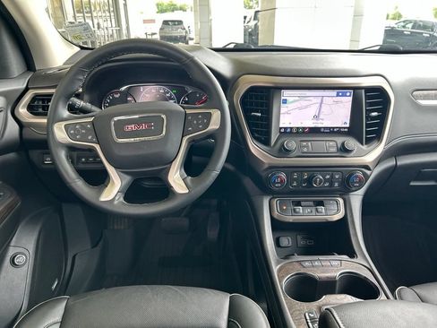 Used 2023 GMC Acadia Denali w/ Denali Technology Package FWD image 15