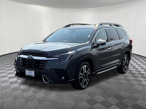 Used 2023 Subaru Ascent Touring AWD/4WD image 3