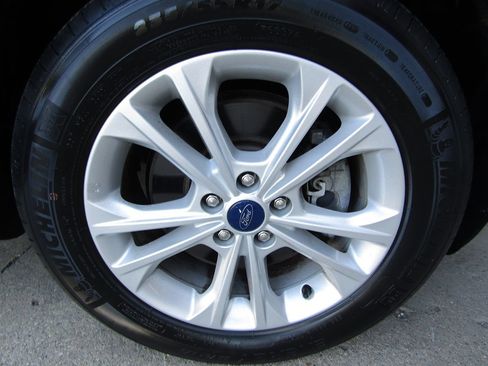 Used 2017 Ford Escape SE AWD/4WD image 35